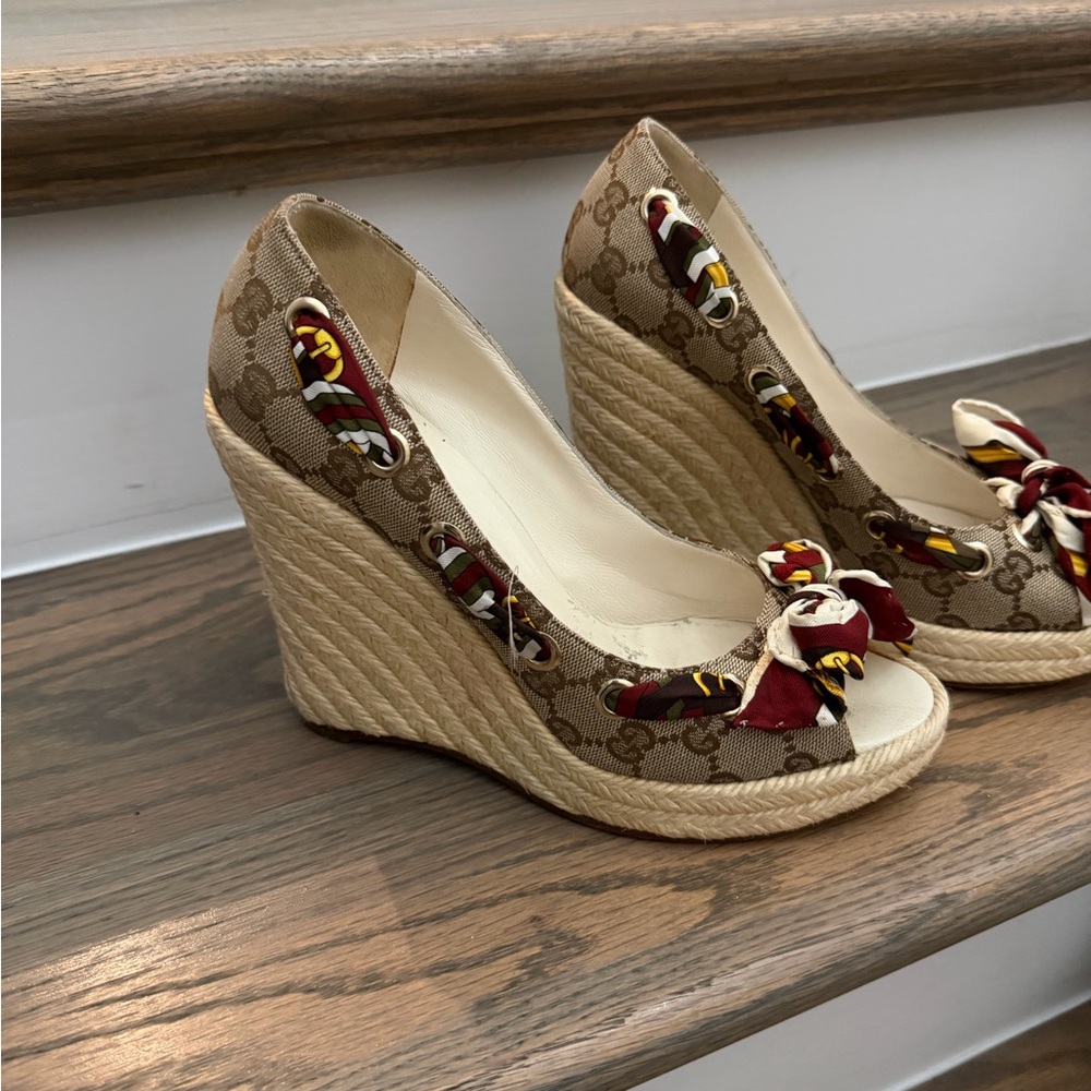 Authentic Gucci Women's Tan Wedges with Red and Gold Details